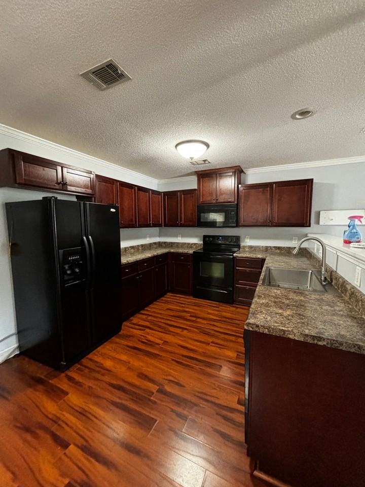 221 Guyett Ave #1 - Photo 5 of 31