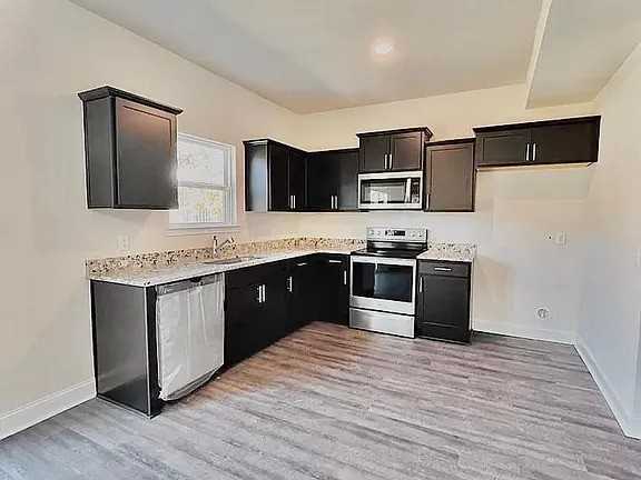719 Mill Creek Cir #1 - Photo 4 of 13