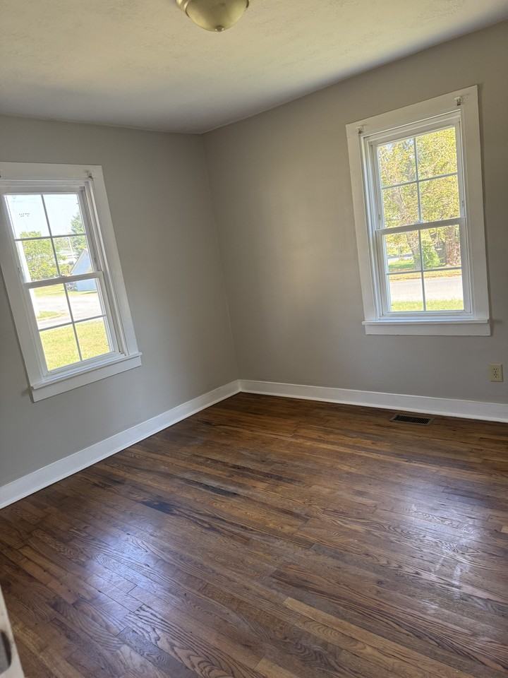 1410 E Chilhowie Ave #1 - Photo 2 of 23