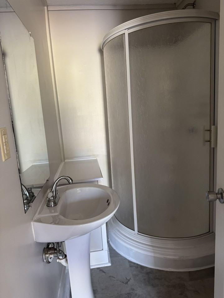 1410 E Chilhowie Ave #1 - Photo 5 of 23