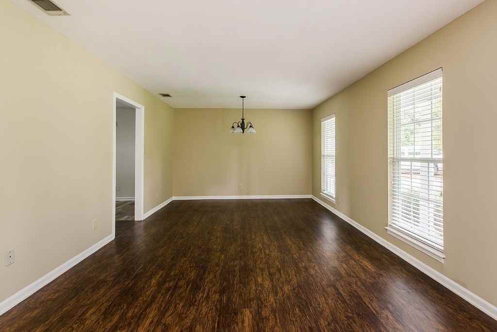 213 Cherokee Trl - Photo 4 of 10