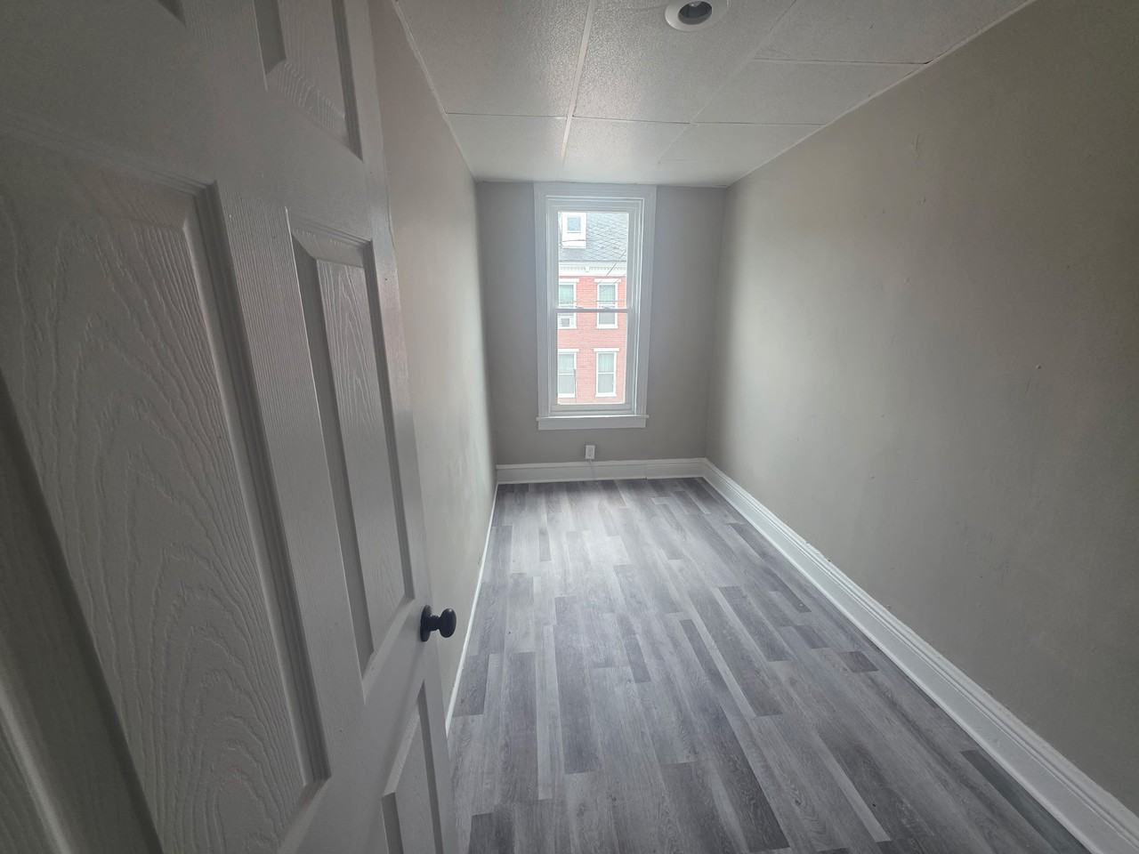 429 W Princess St #1 - Photo 3 of 9