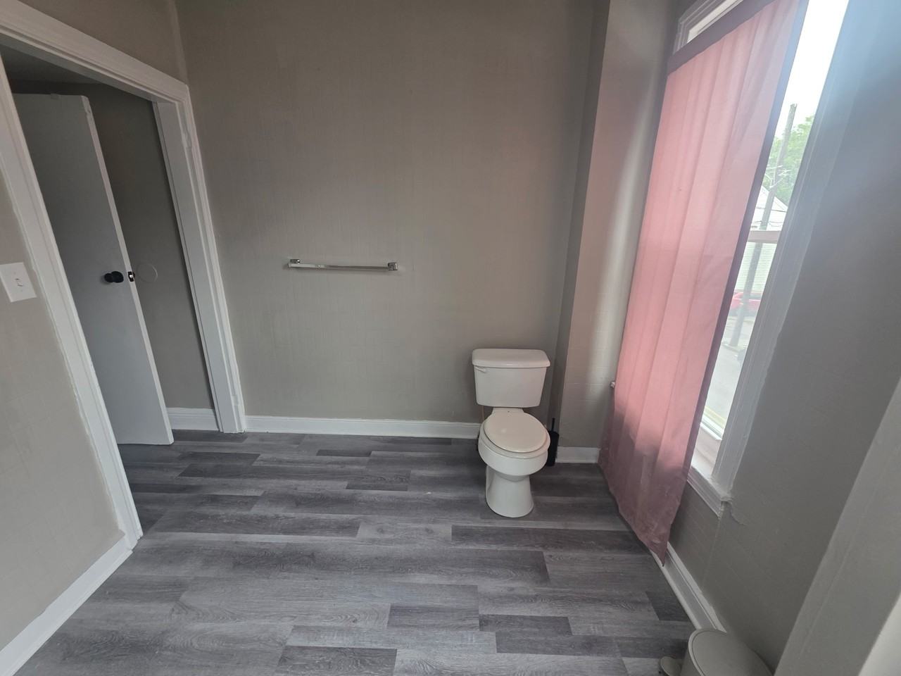 429 W Princess St #1 - Photo 7 of 9