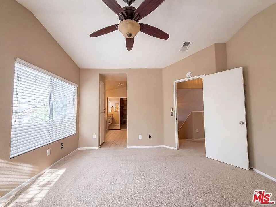5539 West Avenue L 6 - Photo 5 of 7
