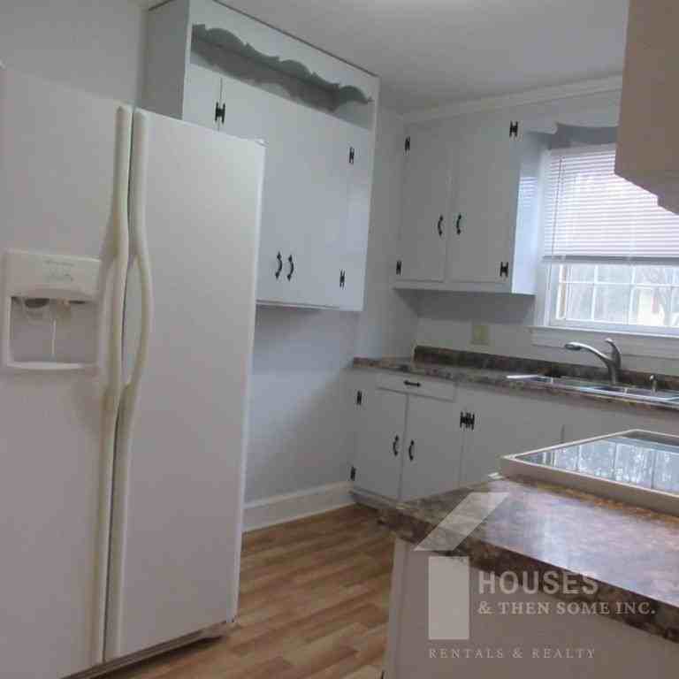 10 Winthrop Ave - Photo 3 of 17