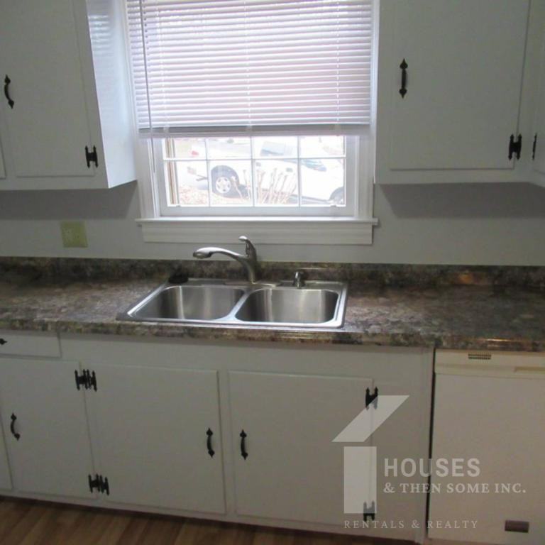 10 Winthrop Ave - Photo 4 of 17
