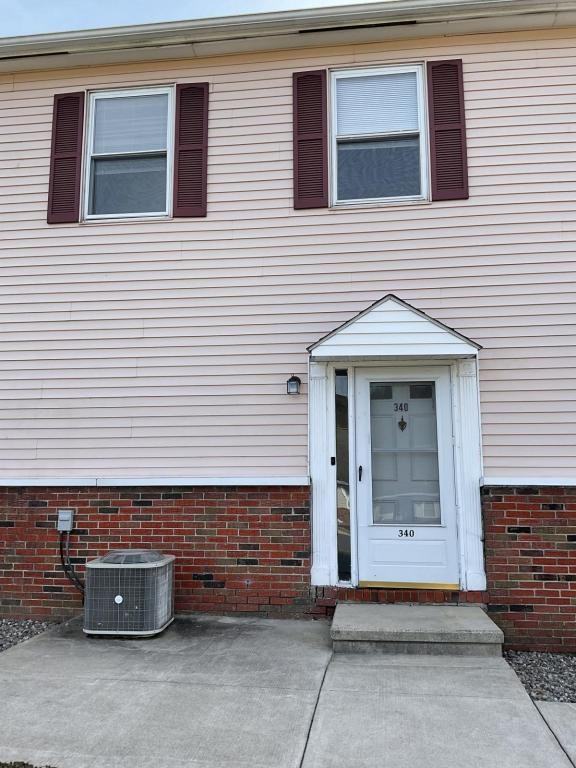 340 Briar Mnr - Photo 2 of 17