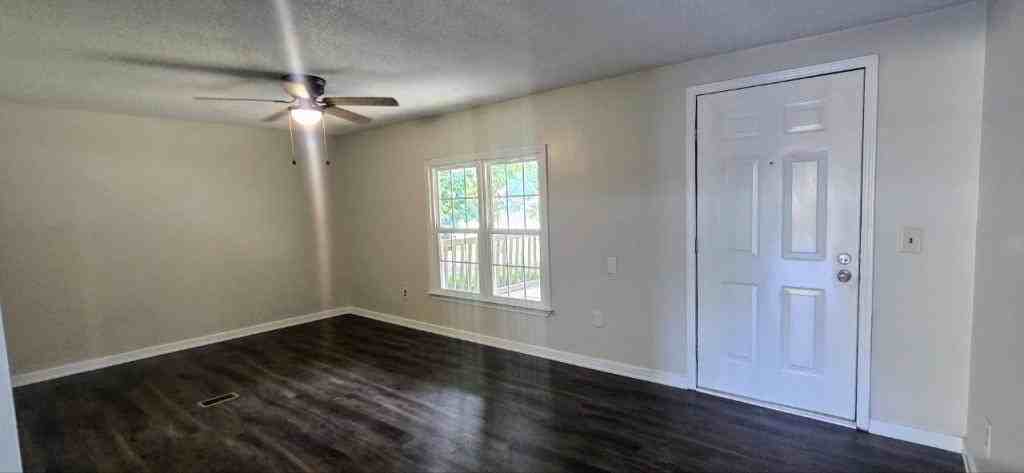 2619 W Black Creek Rd - Photo 7 of 20