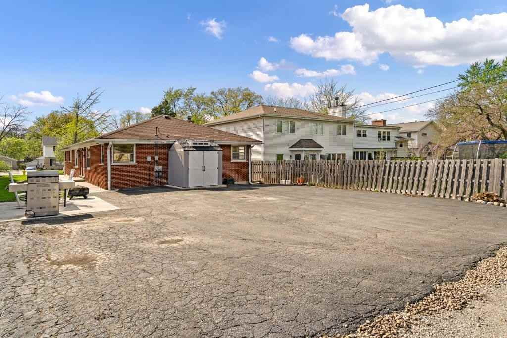 4923 Prospect Ave - Photo 3 of 15