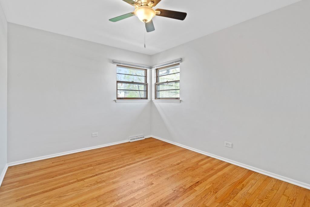 4923 Prospect Ave - Photo 7 of 15