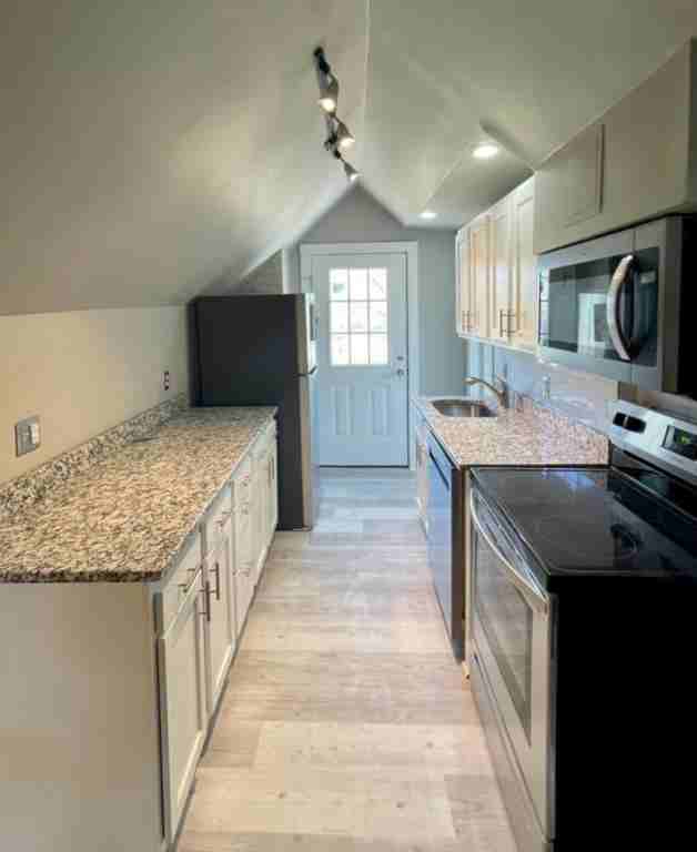 1425 S Brook St - Photo 2 of 16