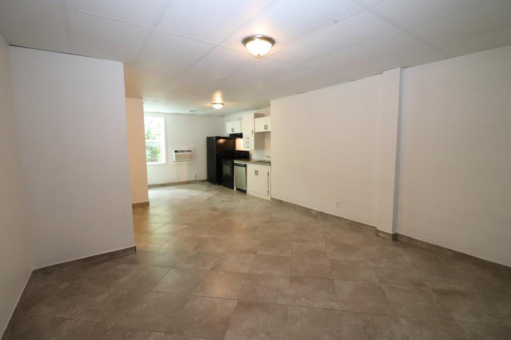 22140 Main St - Photo 2 of 12