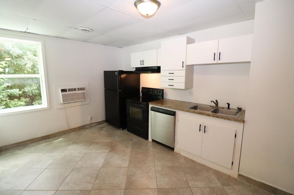 22140 Main St - Photo 4 of 12