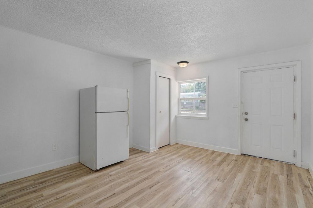 21 Larue St - Photo 2 of 8