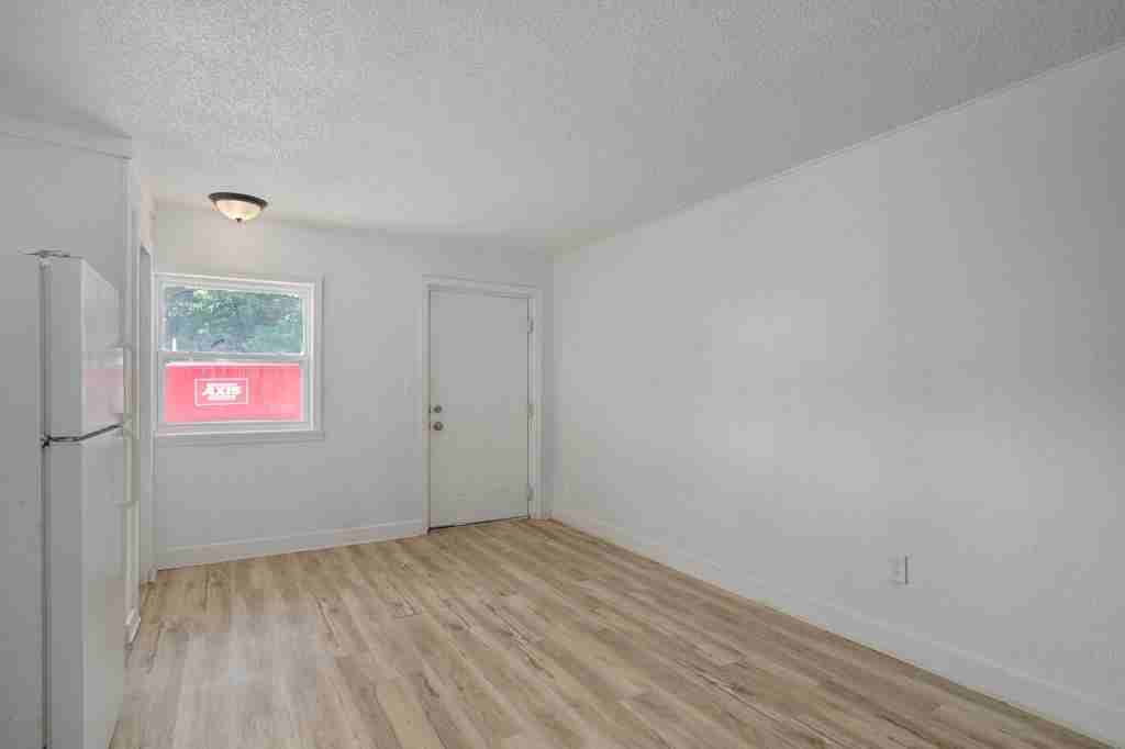 21 Larue St - Photo 3 of 8