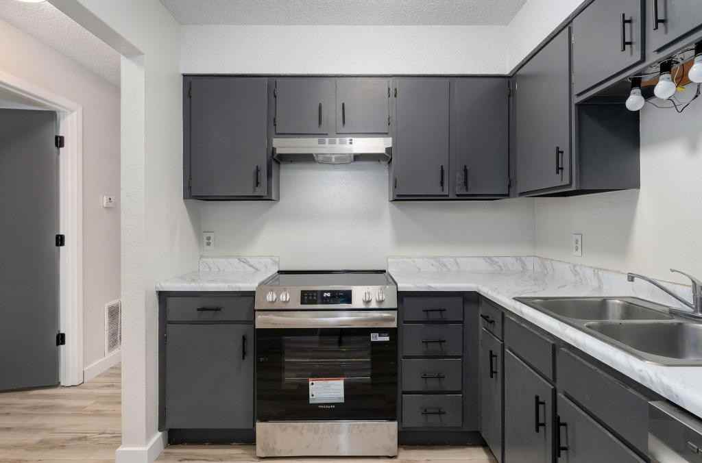 1221 S Park Ave - Photo 5 of 17