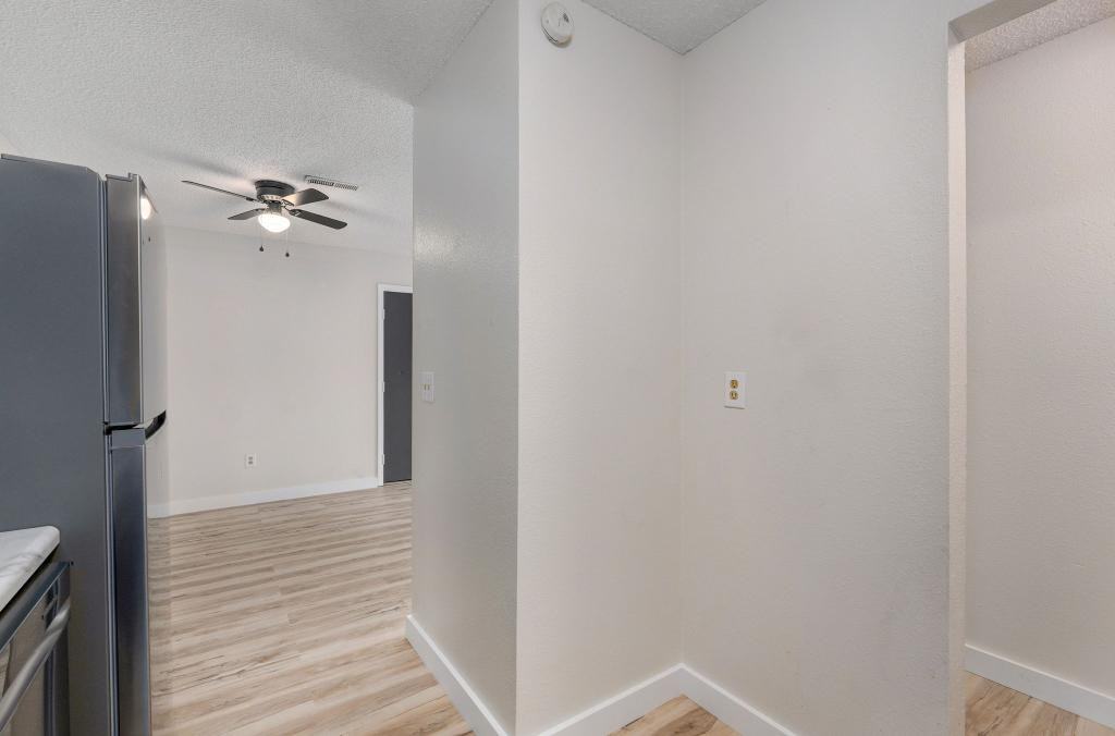 1221 S Park Ave - Photo 6 of 17