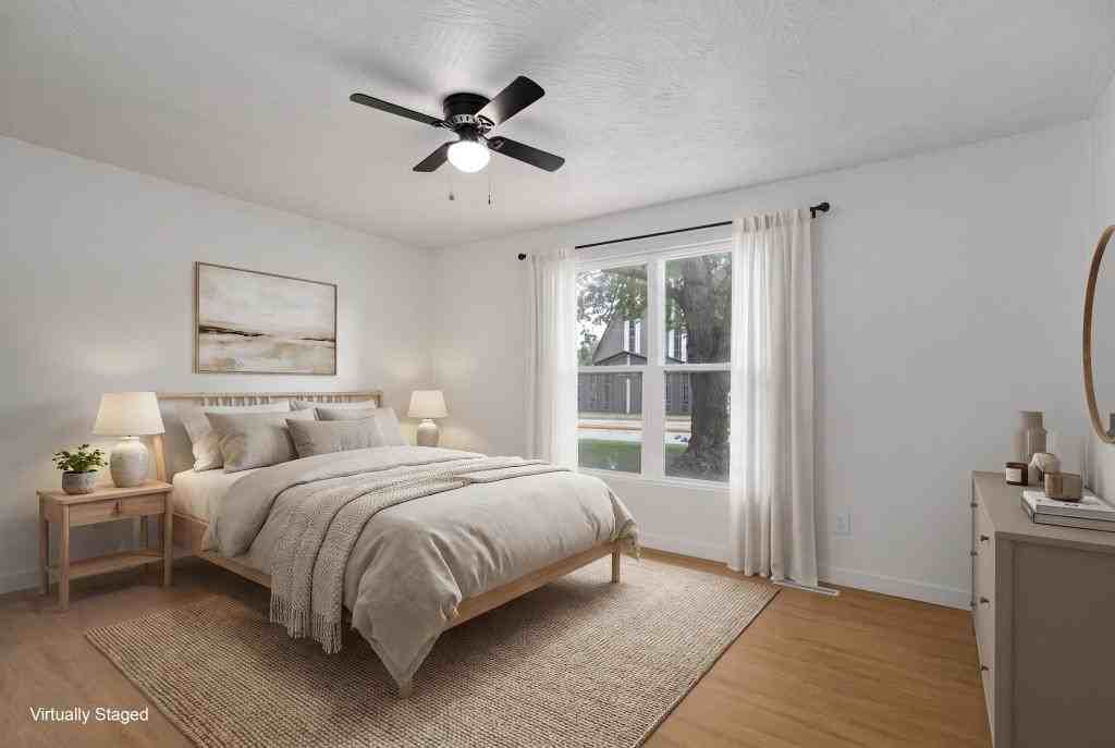 2029 E Battlefield Rd - Photo 2 of 29