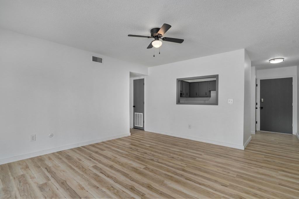 933 S Wildan Ave - Photo 4 of 14
