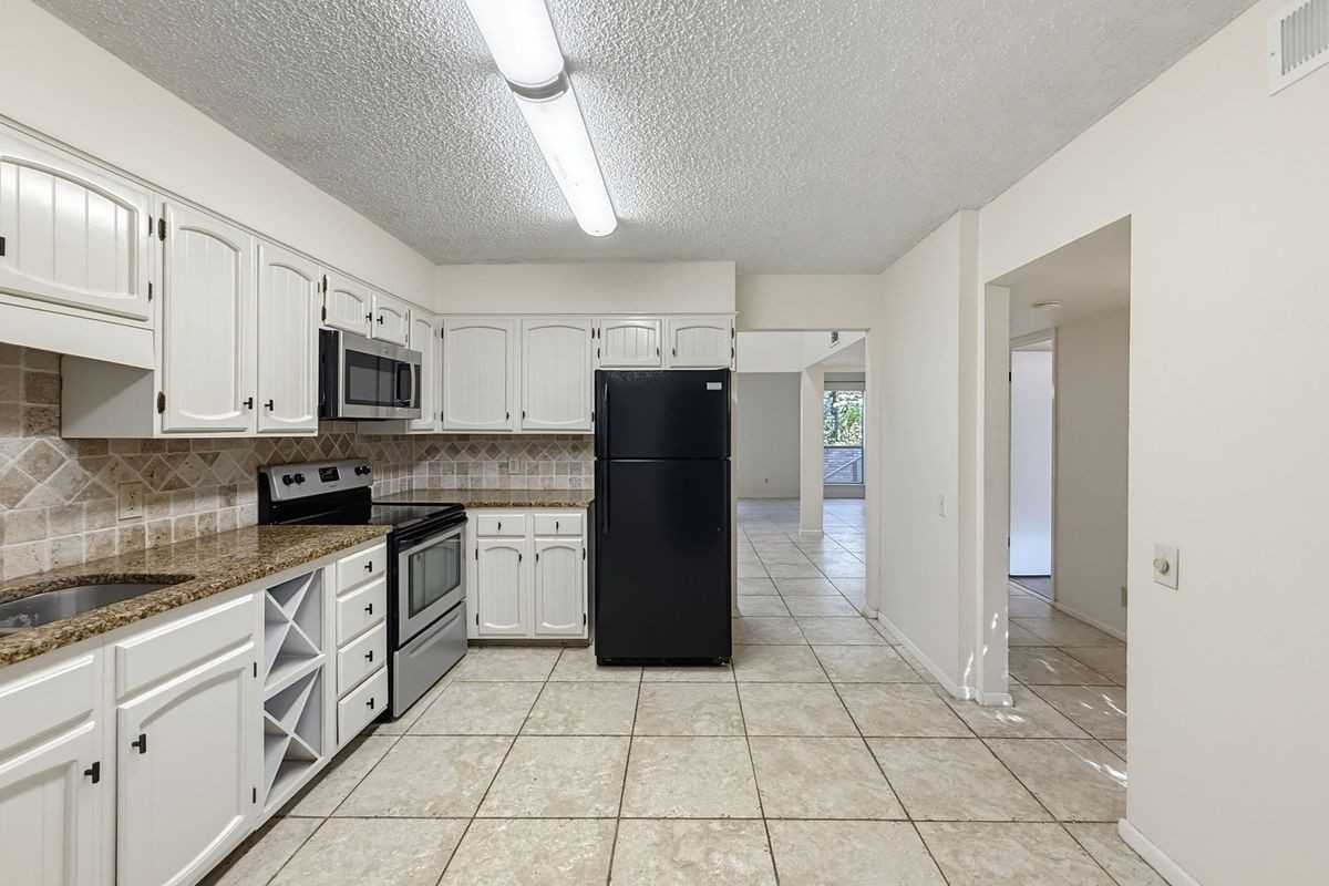 11718 Caprock St - Photo 2 of 26