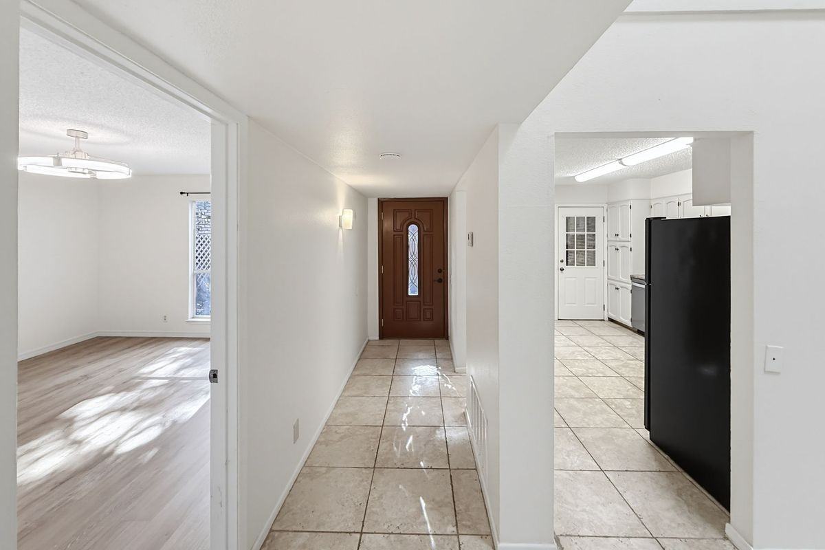 11718 Caprock St - Photo 4 of 26