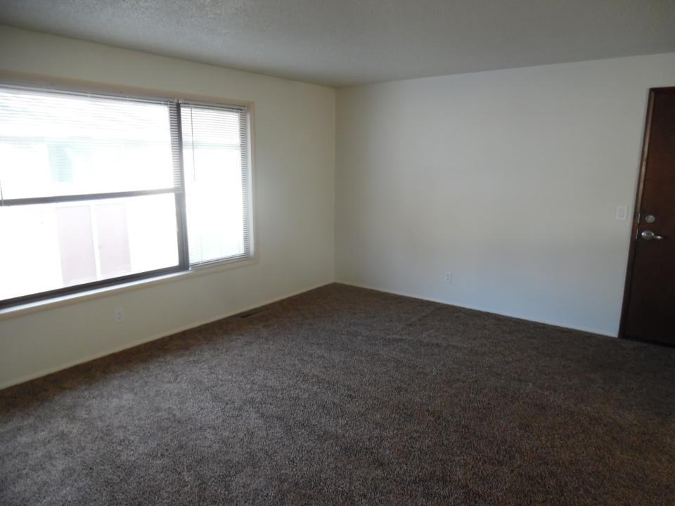 1514 Yellowstone Ave #2 - Photo 4 of 9
