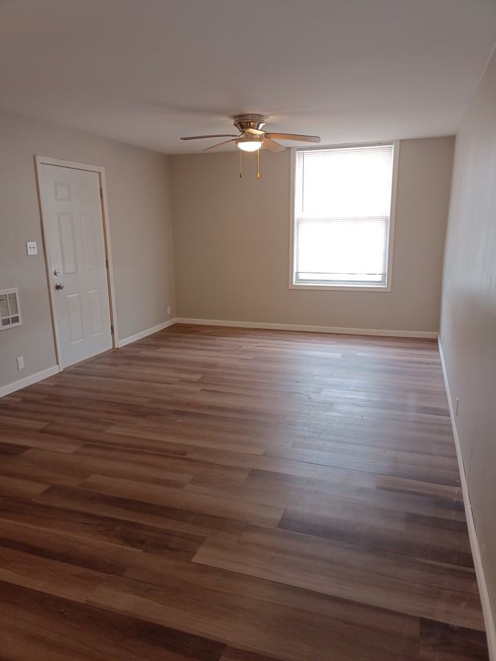 1010 S 14th St #12 - Photo 4 of 5