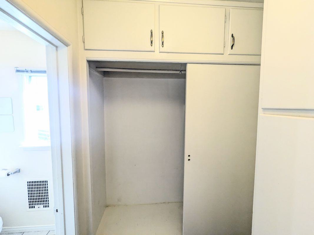 5149 Cahuenga Blvd - Photo 7 of 11