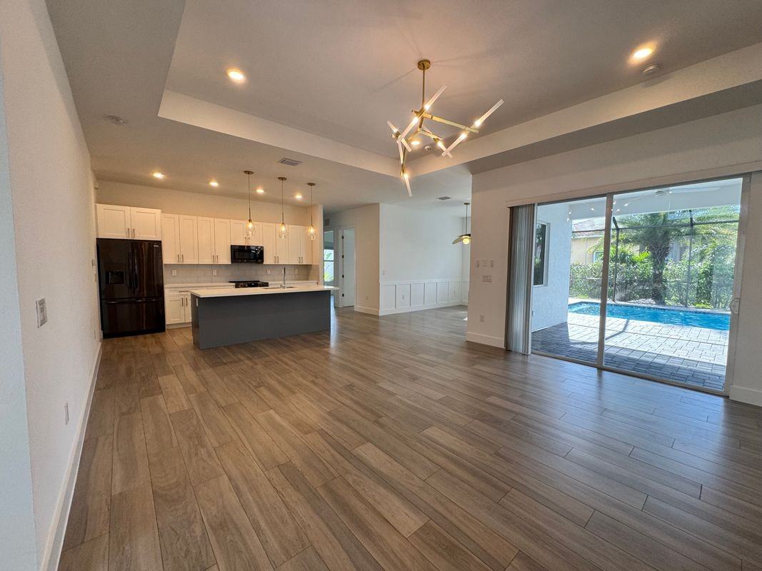 1120 Nw 42nd Pl - Photo 5 of 25
