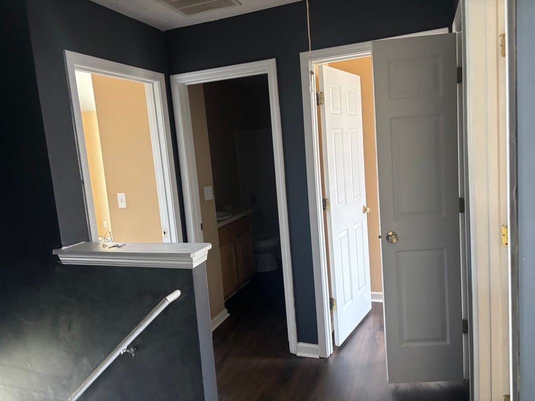 225 Middleton Dr - Photo 3 of 8