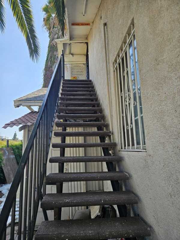 534 N Berendo St - Photo 3 of 21