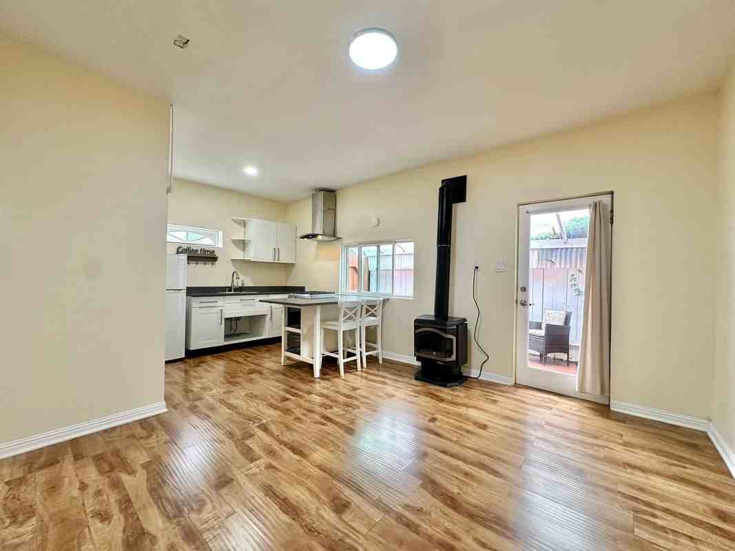 1901 Lindo St - Photo 2 of 18
