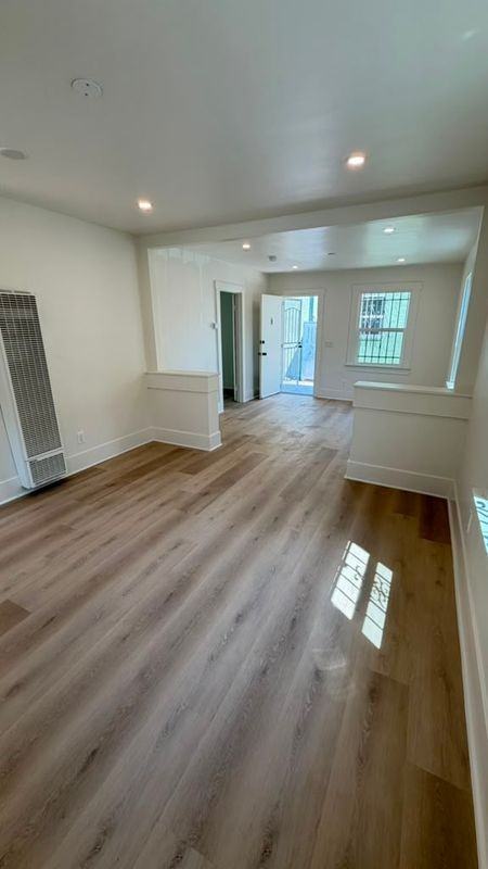 1656 1/2 W 52nd St - Photo 4 of 14