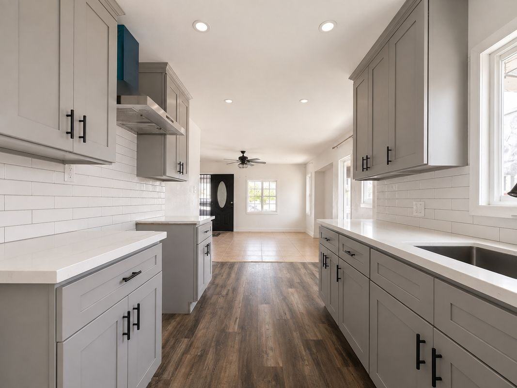 2566 Broadway - Photo 4 of 10