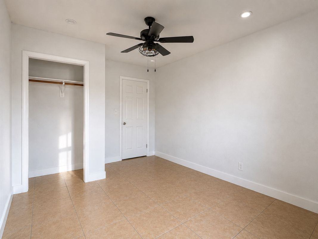 2566 Broadway - Photo 6 of 10