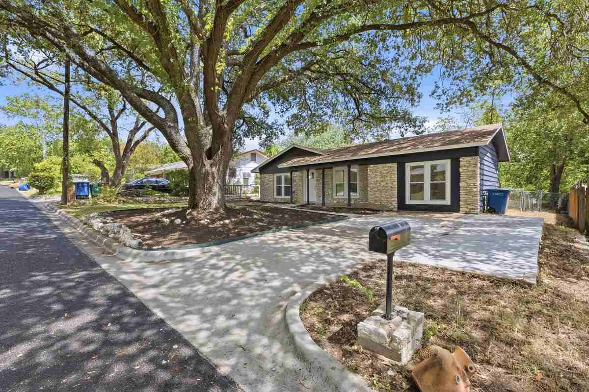 6807 La Salle Dr - Photo 2 of 40