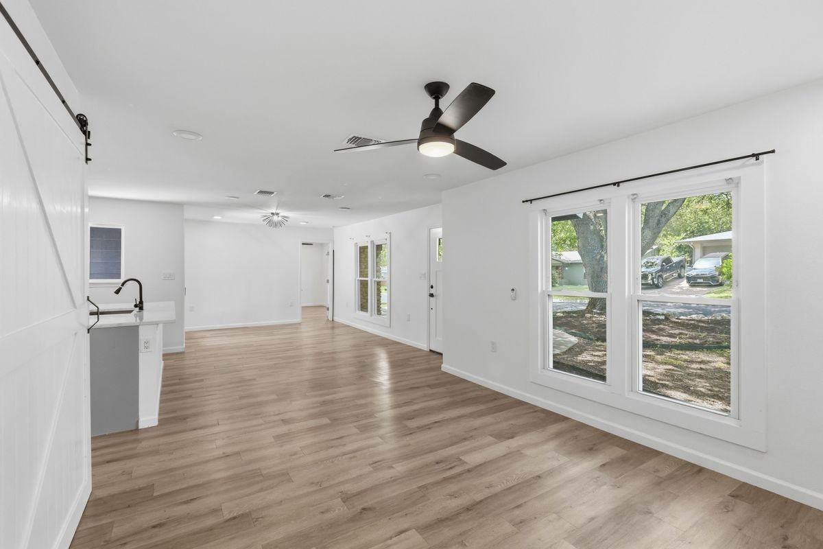 6807 La Salle Dr - Photo 3 of 40