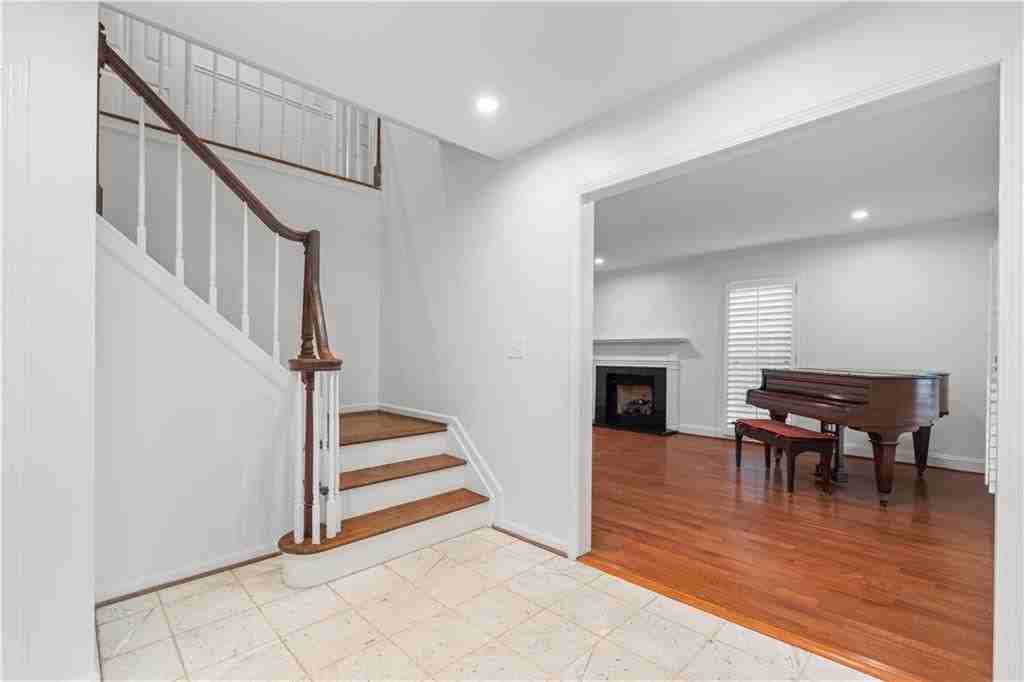 78 Pheasant Dr Se - Photo 5 of 50