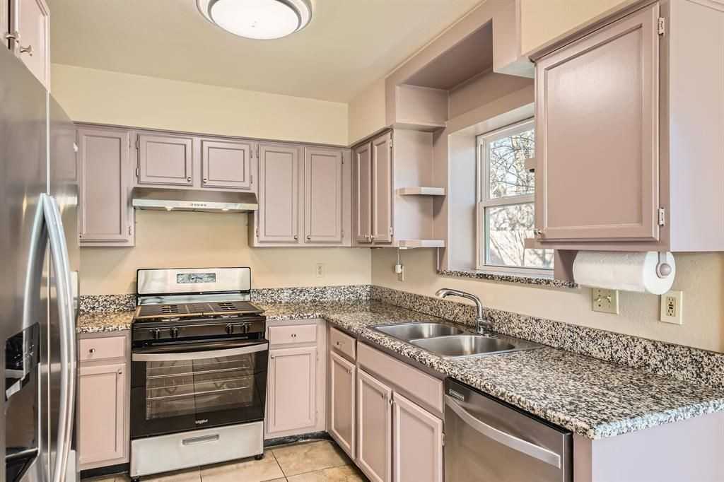 708 Decker Prairie Dr - Photo 6 of 7