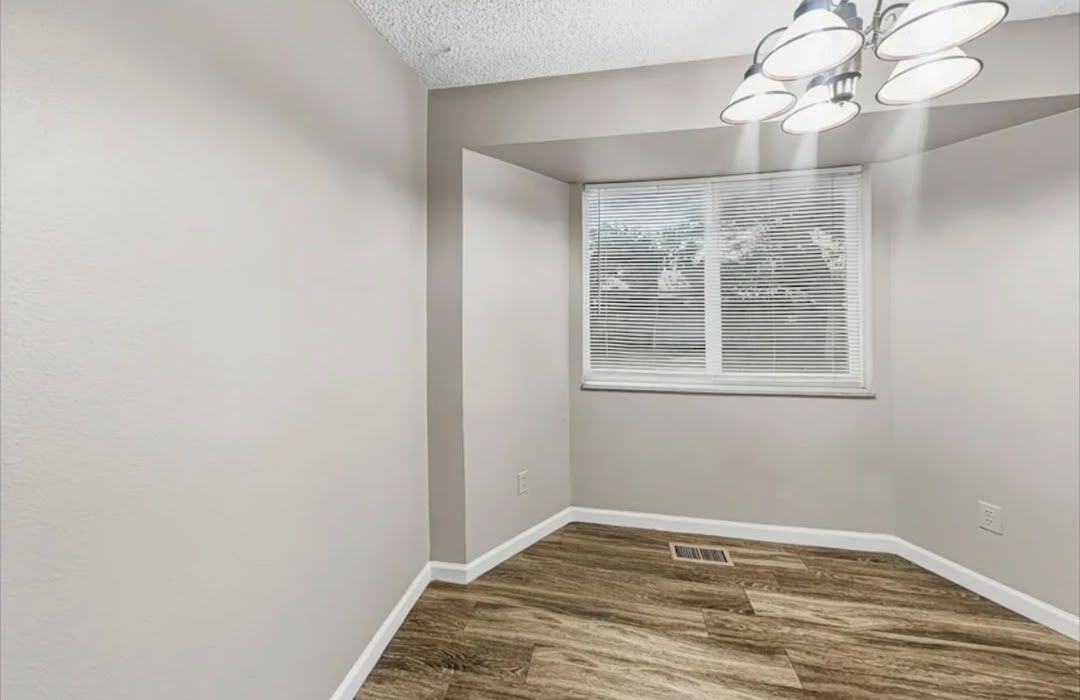 9300 Clermont Dr - Photo 4 of 7
