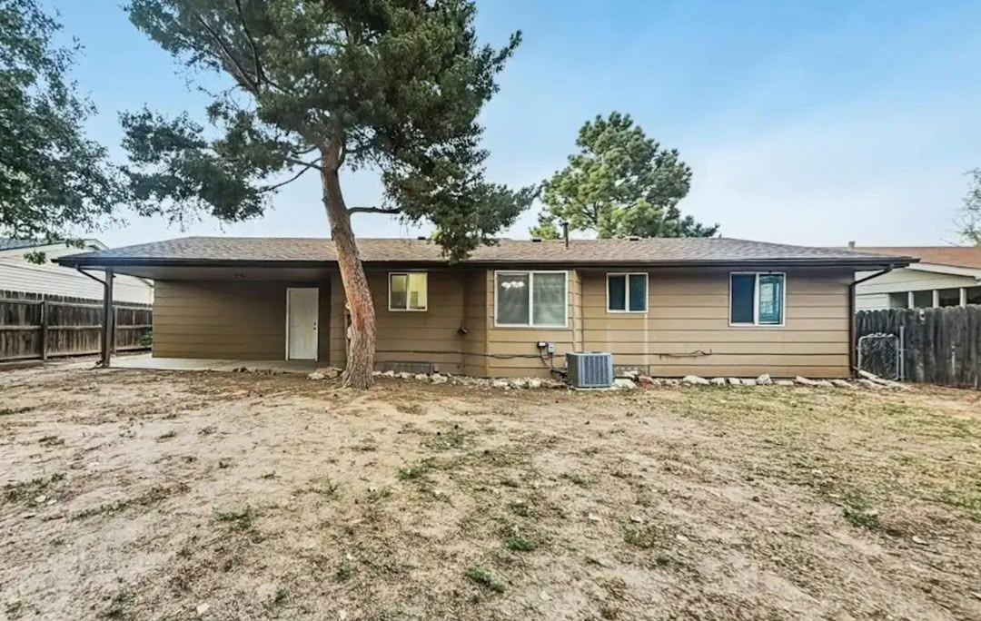 9300 Clermont Dr - Photo 7 of 7