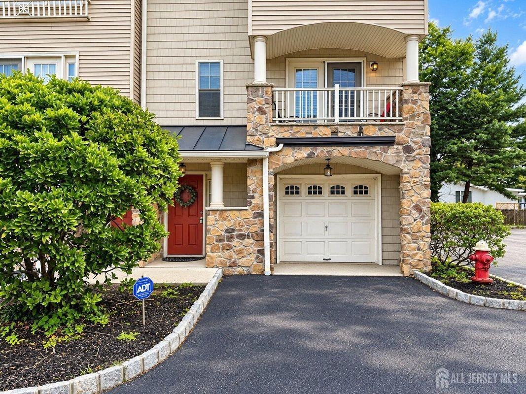 247 River Rd - Photo 2 of 24