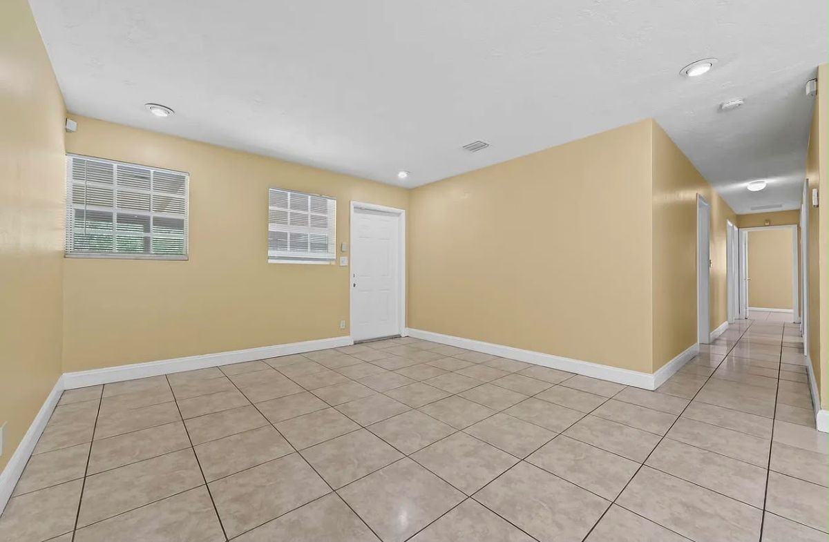1924 Ware Cir - Photo 4 of 21