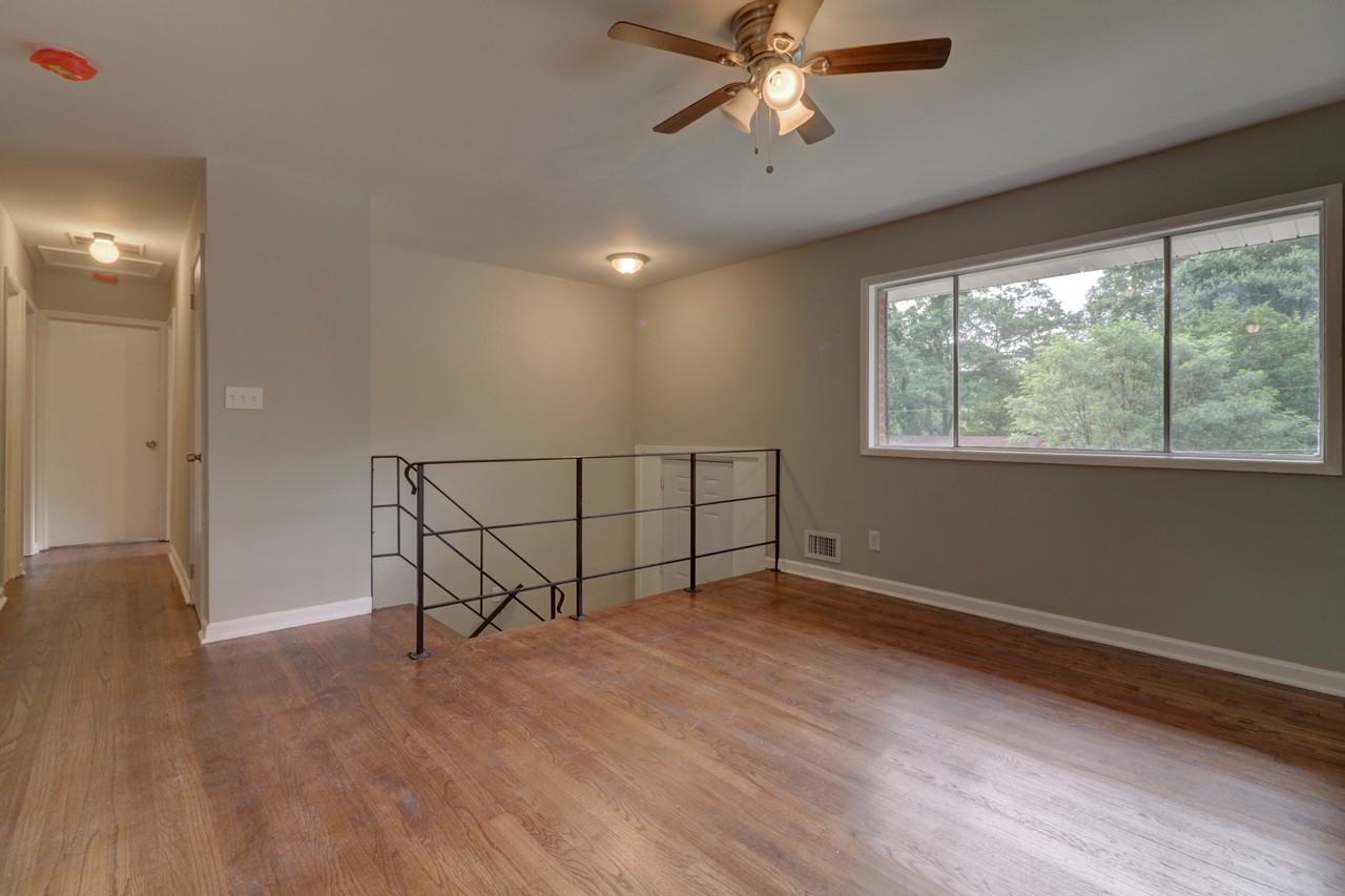 1387 Willow Dr - Photo 3 of 15