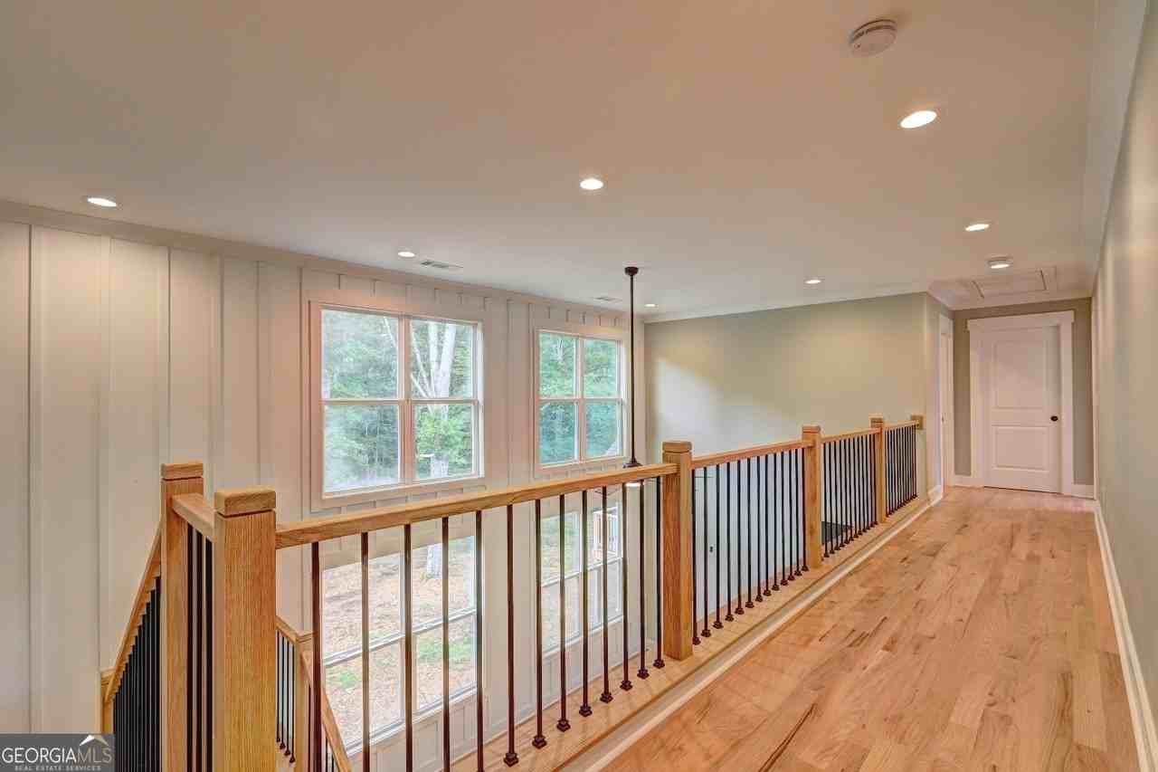 375 Foster Dr - Photo 3 of 9