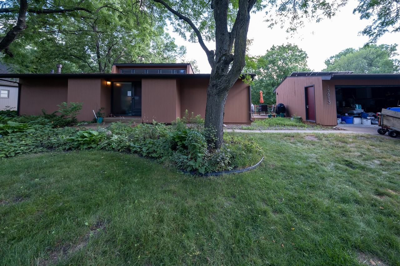 13613 Pleasant Ln - Photo 3 of 40