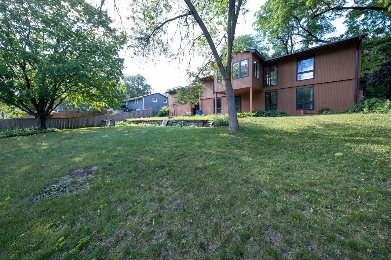13613 Pleasant Ln - Photo 4 of 40