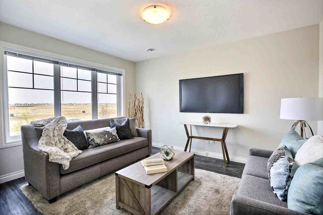 East 1 - 3113 Trombley Street - Photo 4 of 20