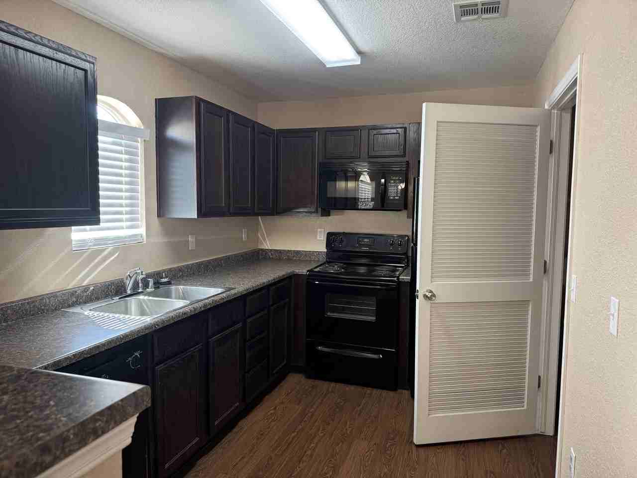 9811 Socorro Rd #29 - Photo 6 of 10