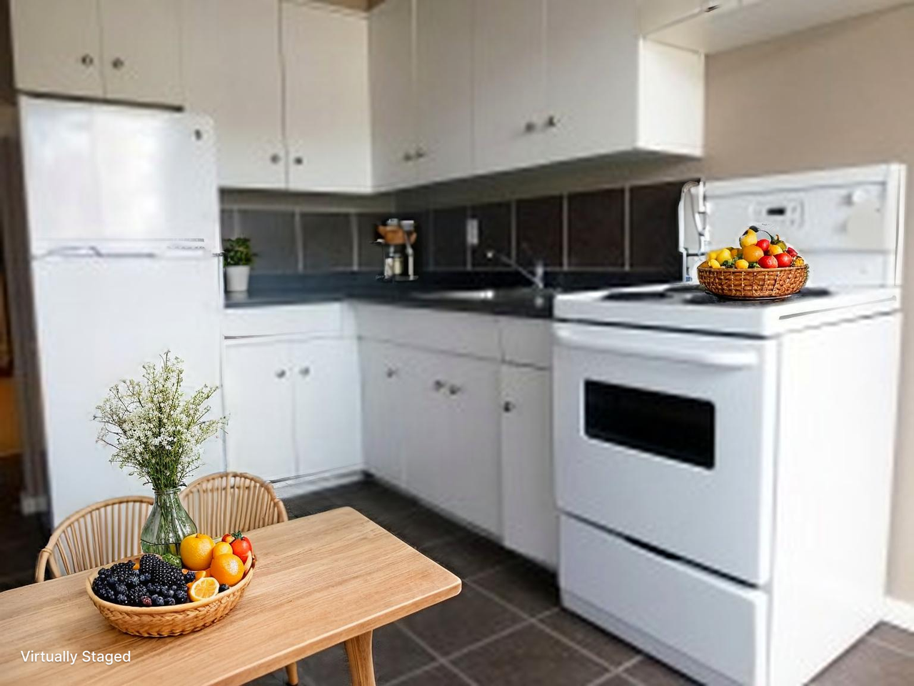 Mateo Place Apartments - Photo 4 of 17